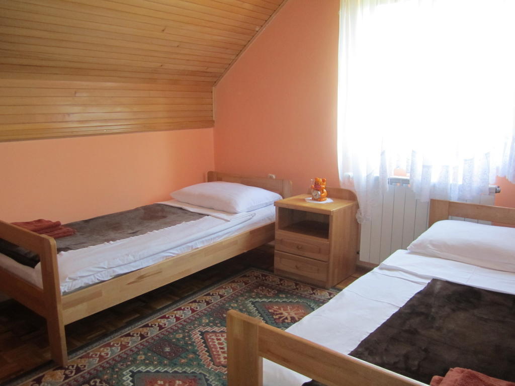 Guest House Sveti Marko Gacka โอโทชาส ภายนอก รูปภาพ