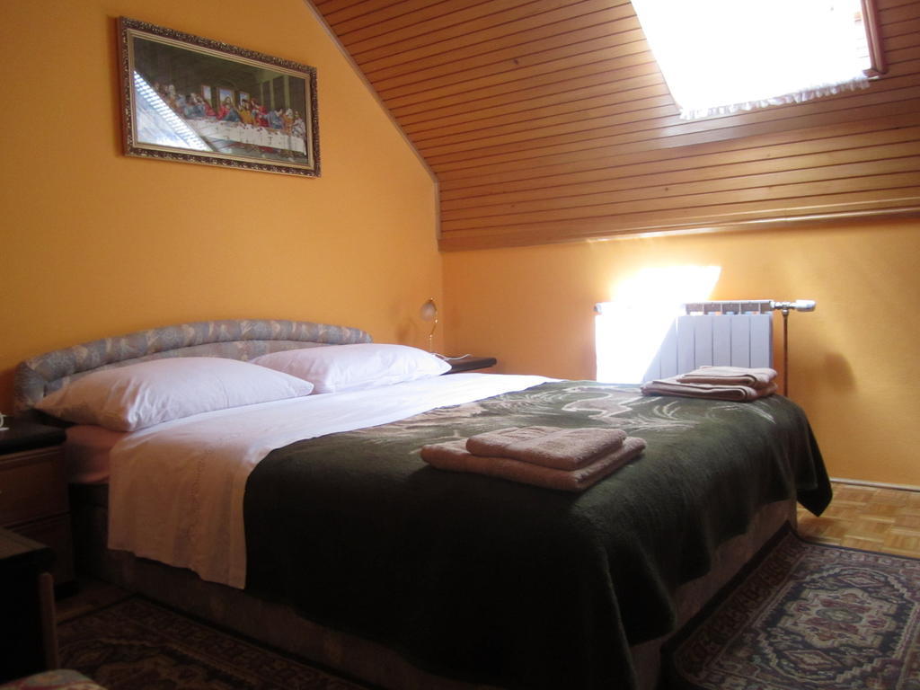Guest House Sveti Marko Gacka โอโทชาส ห้อง รูปภาพ