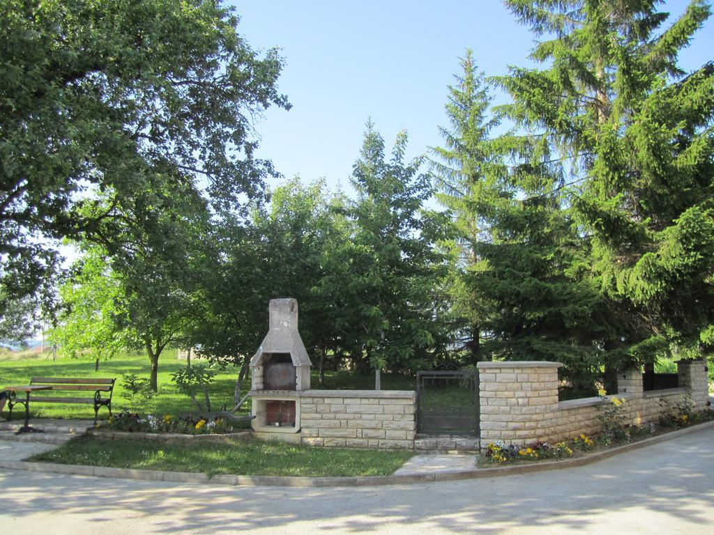 Guest House Sveti Marko Gacka โอโทชาส ภายนอก รูปภาพ