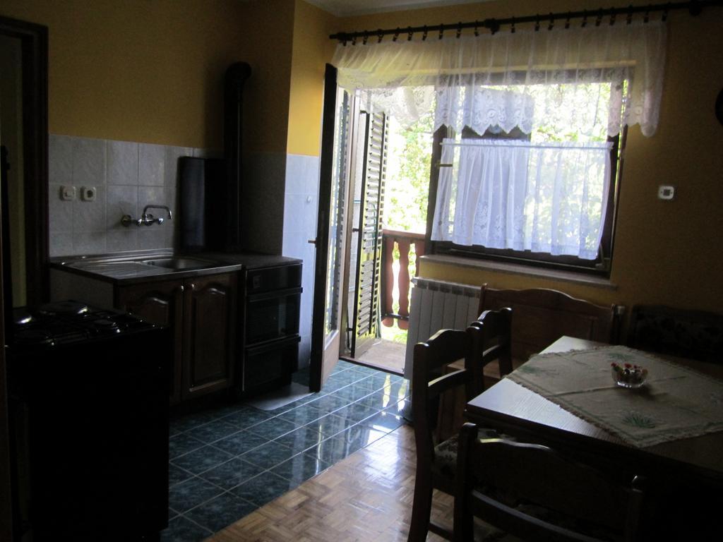 Guest House Sveti Marko Gacka โอโทชาส ห้อง รูปภาพ