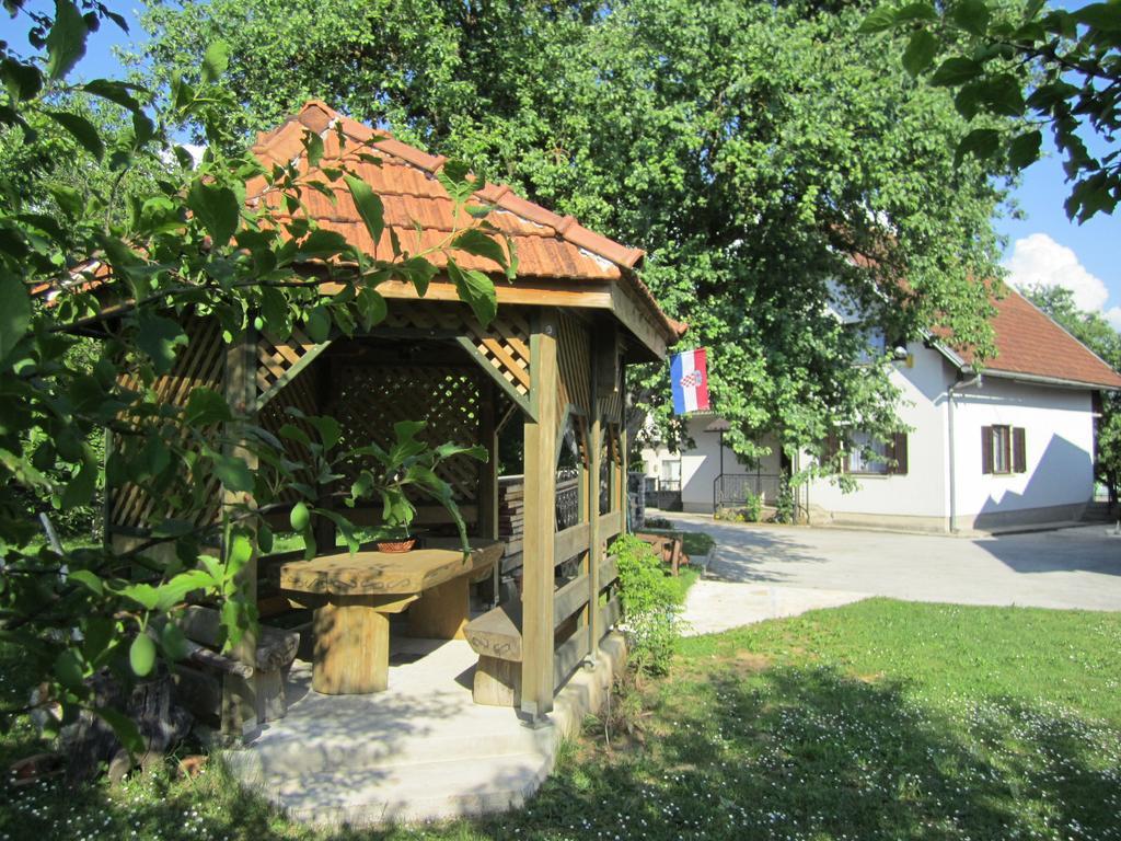 Guest House Sveti Marko Gacka โอโทชาส ภายนอก รูปภาพ