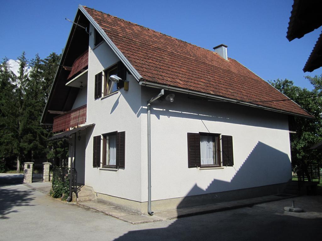 Guest House Sveti Marko Gacka โอโทชาส ภายนอก รูปภาพ