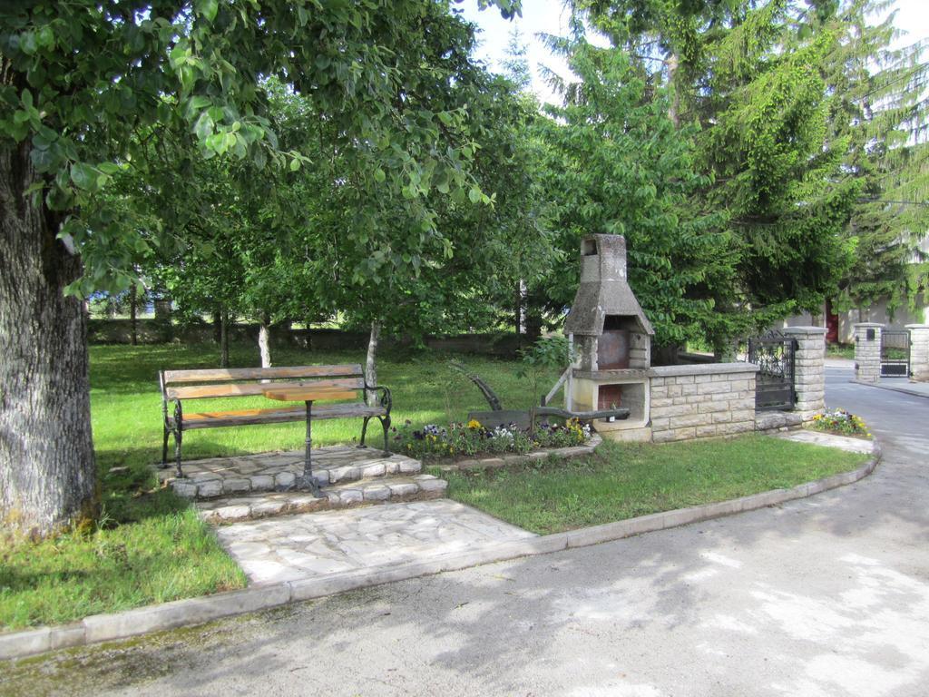 Guest House Sveti Marko Gacka โอโทชาส ภายนอก รูปภาพ