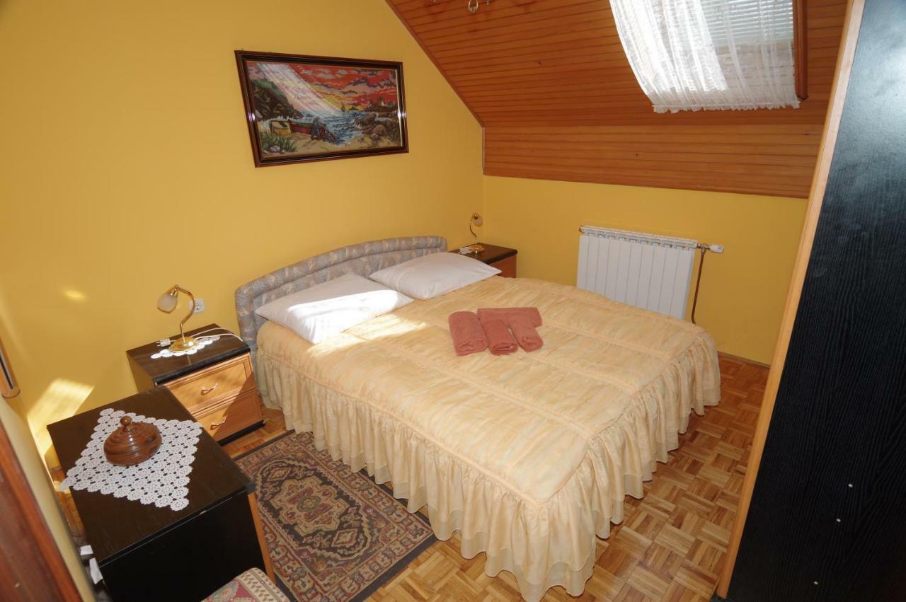 Guest House Sveti Marko Gacka โอโทชาส ภายนอก รูปภาพ