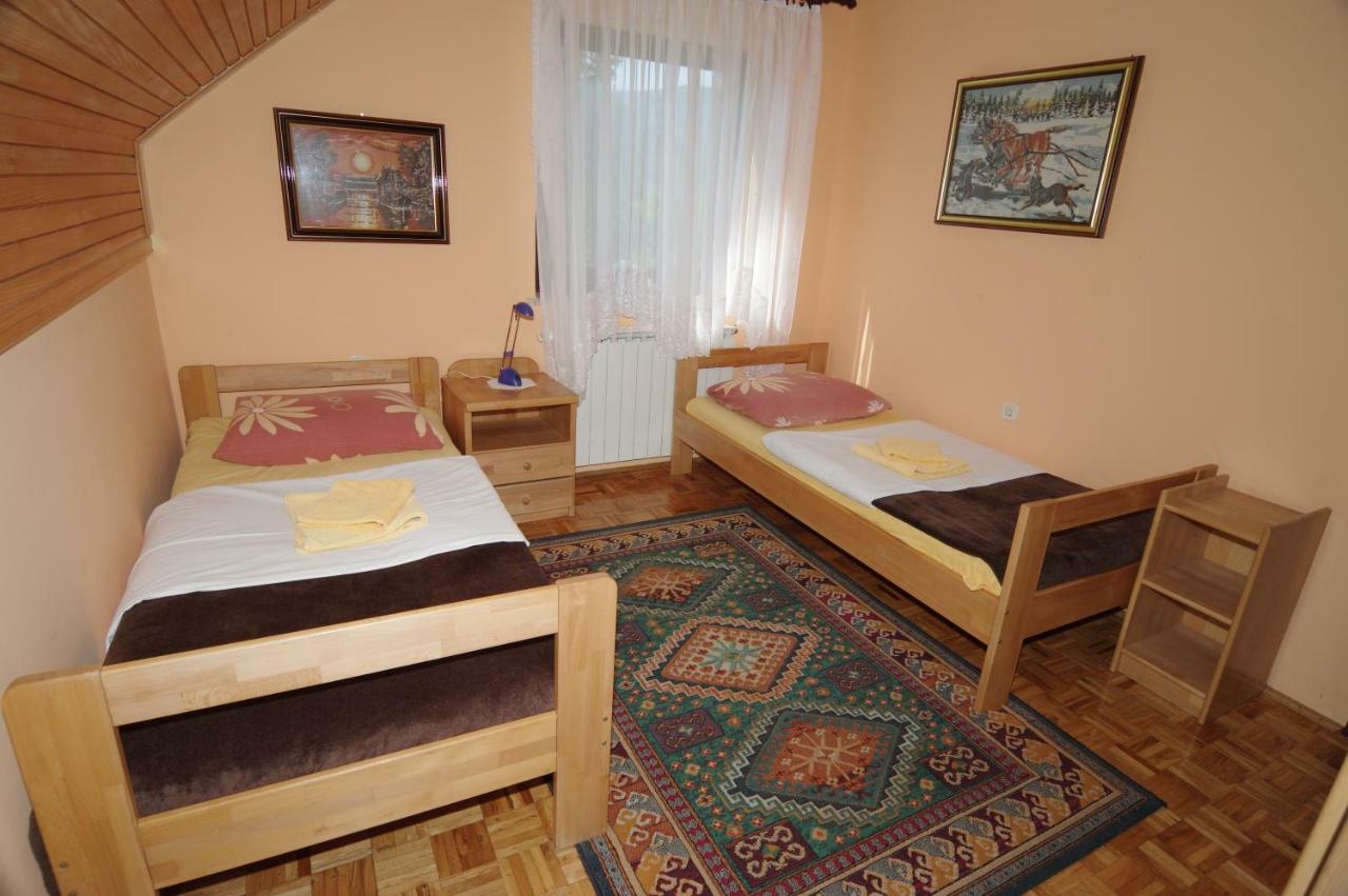 Guest House Sveti Marko Gacka โอโทชาส ภายนอก รูปภาพ